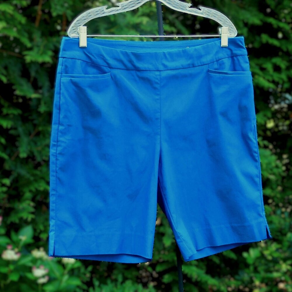 Chico's Plus Sz-14 Slimming Pullon Stretch Shorts with Side Slits